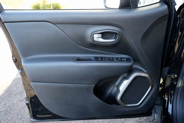 Used 2023 Jeep Renegade Latitude image 25