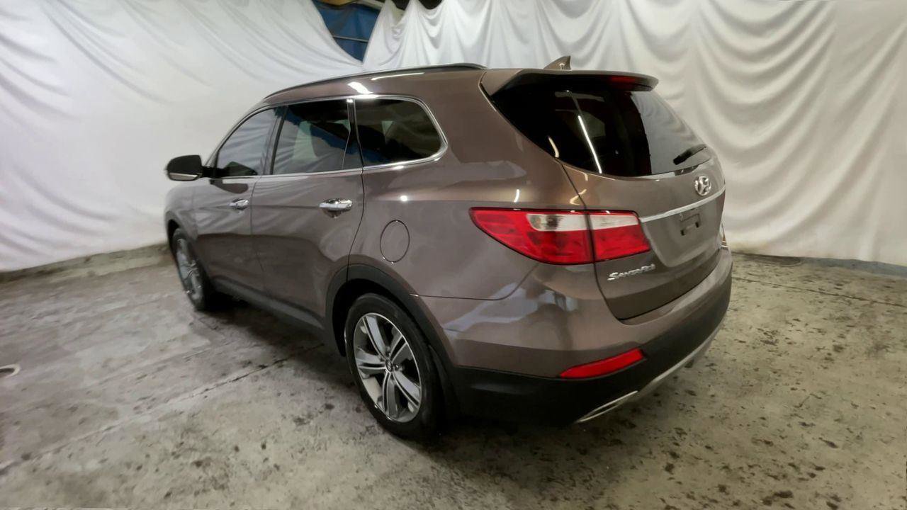 Used 2015 Hyundai Santa Fe GLS w/ Option Group 02 AWD/4WD image 6