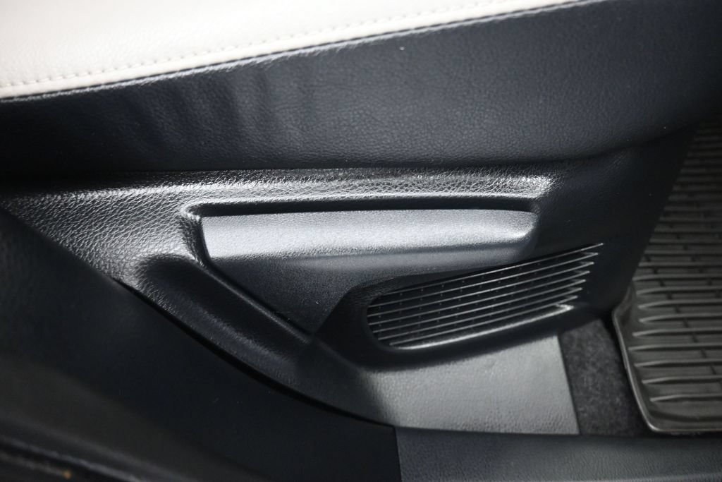 Used 2018 Toyota RAV4 Limited AWD/4WD image 40