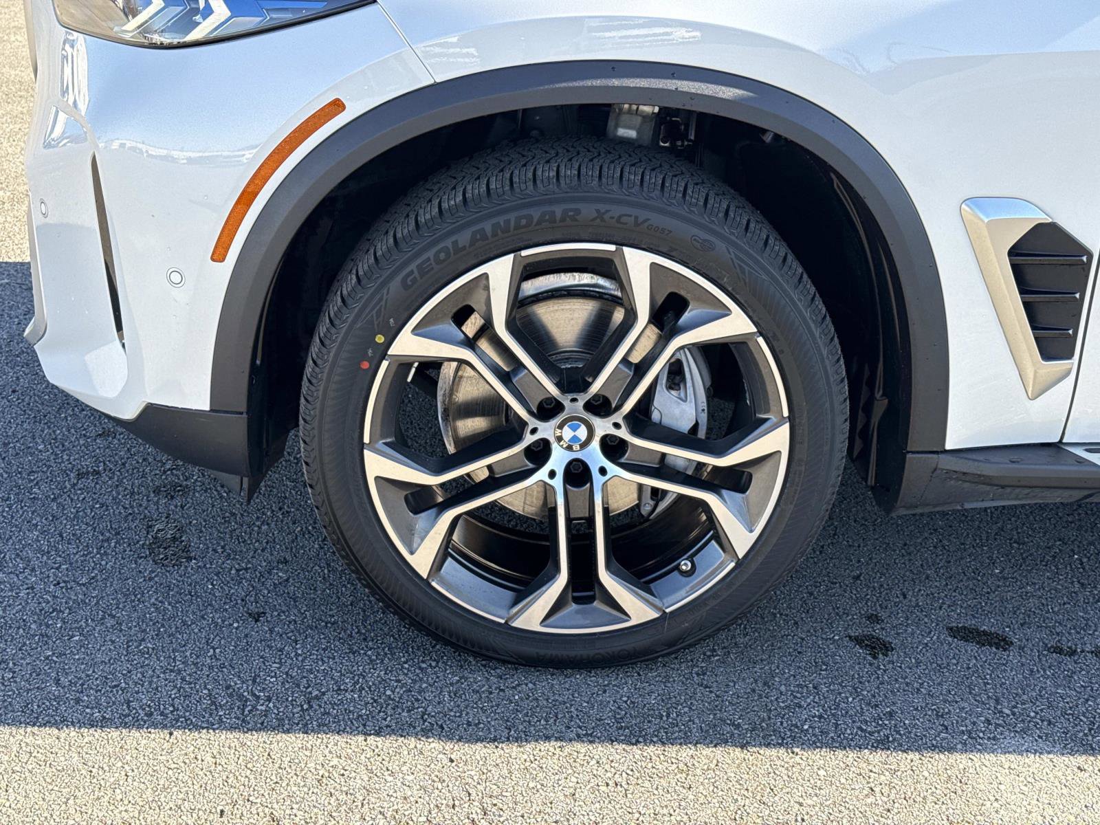 Used 2024 BMW X5 xDrive40i w/ Premium Package image 12