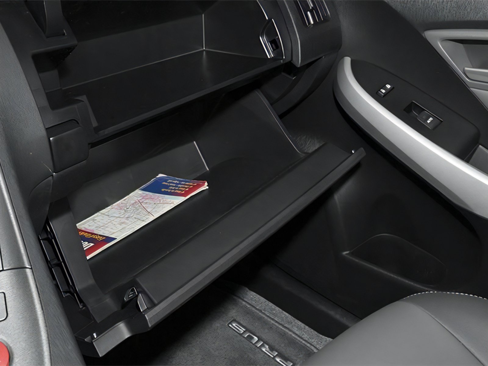 Used 2013 Toyota Prius Three w/ Protection Pkg FWD image 11