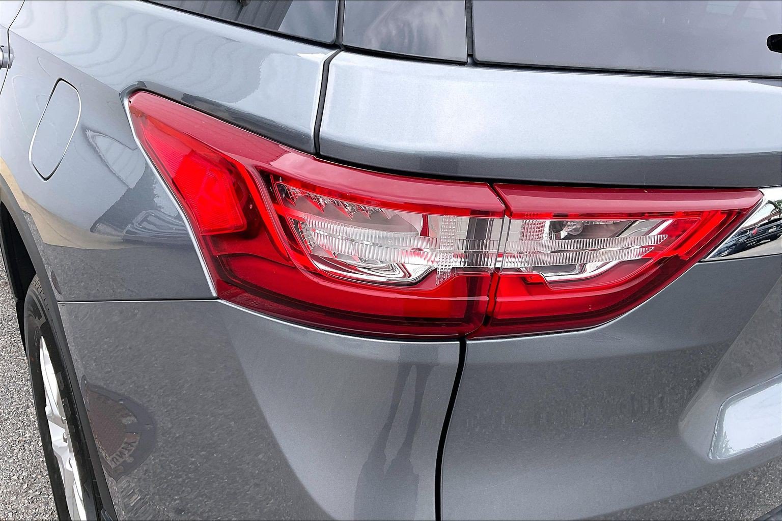 Used 2020 Chevrolet Traverse LS FWD image 34