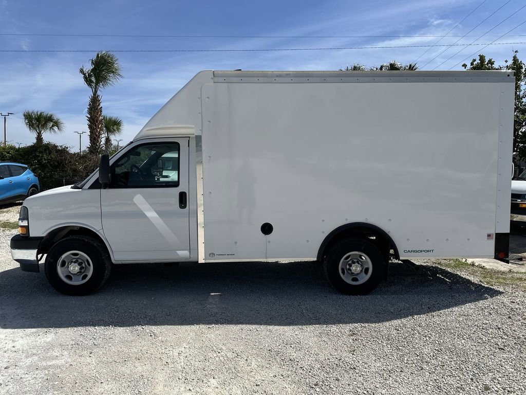 New 2025 Chevrolet Express 3500 w/ Power Convenience Package image 13