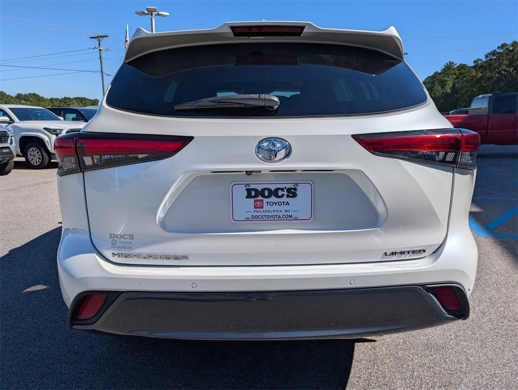 Used 2020 Toyota Highlander Limited image 4