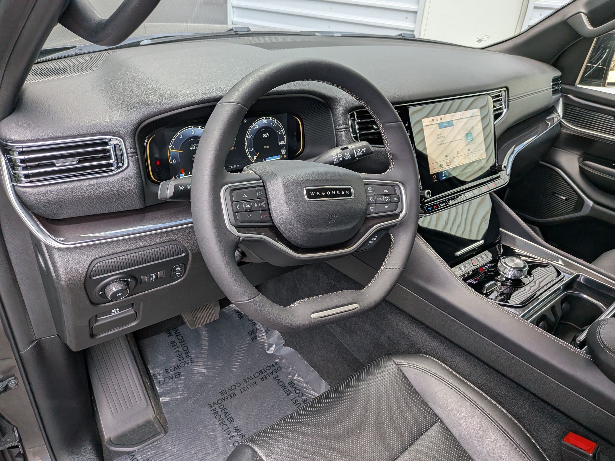 Used 2023 Jeep Wagoneer 4WD w/ Convenience Group I image 15