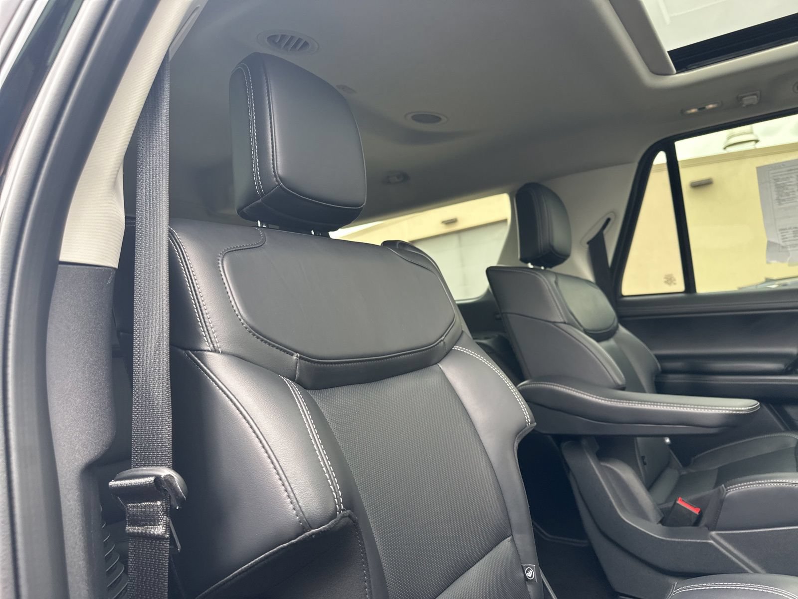 Used 2025 Ford Expedition Max Platinum AWD/4WD image 38