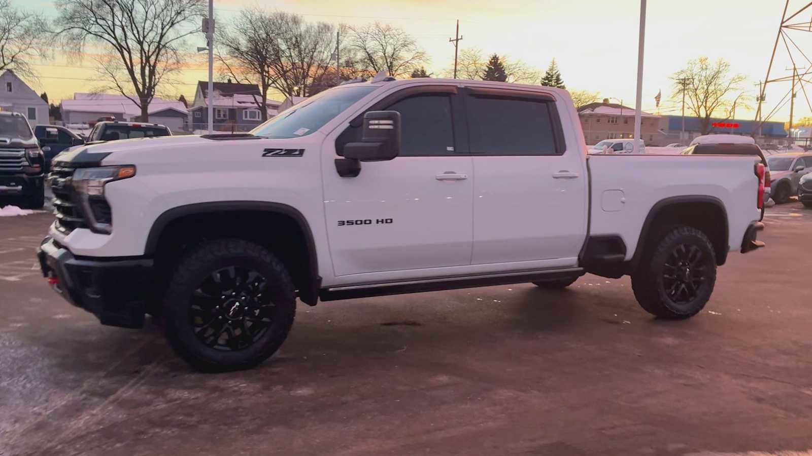 Used 2025 Chevrolet Silverado 3500 LTZ image 6