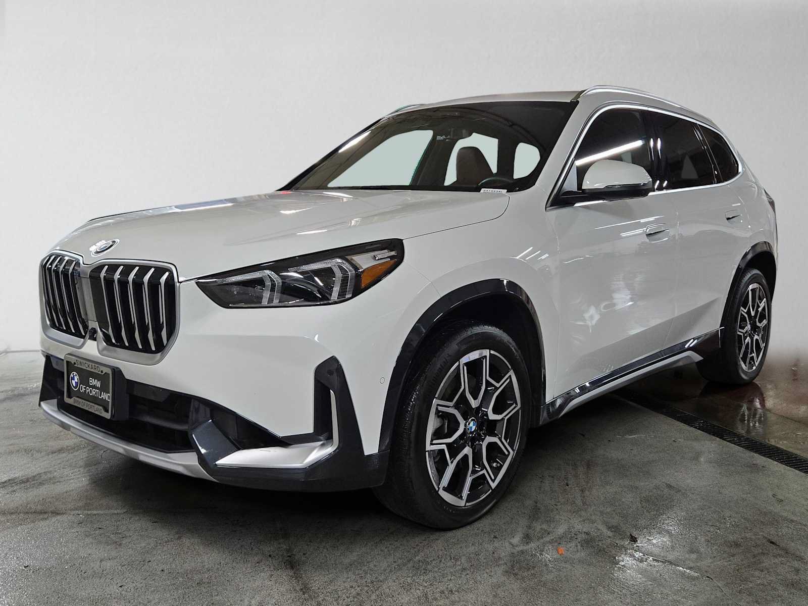 Used 2026 BMW X1 xDrive28i w/ Technology Package AWD/4WD image 9