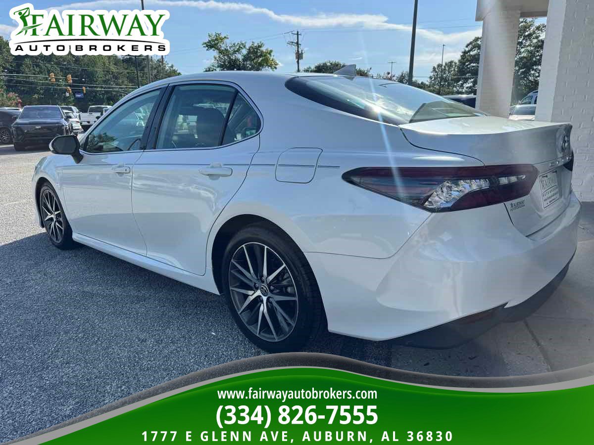 Used 2022 Toyota Camry XLE FWD image 8