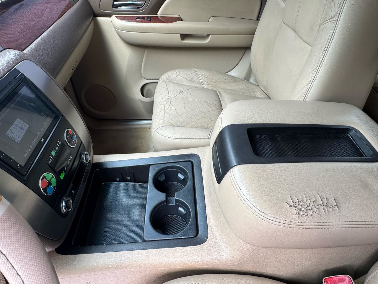 Used 2007 GMC Yukon XL SLT w/ SLT Preferred Equipment Group RWD image 22