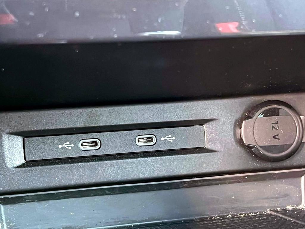 Used 2022 Volkswagen Tiguan SE R-Line image 31