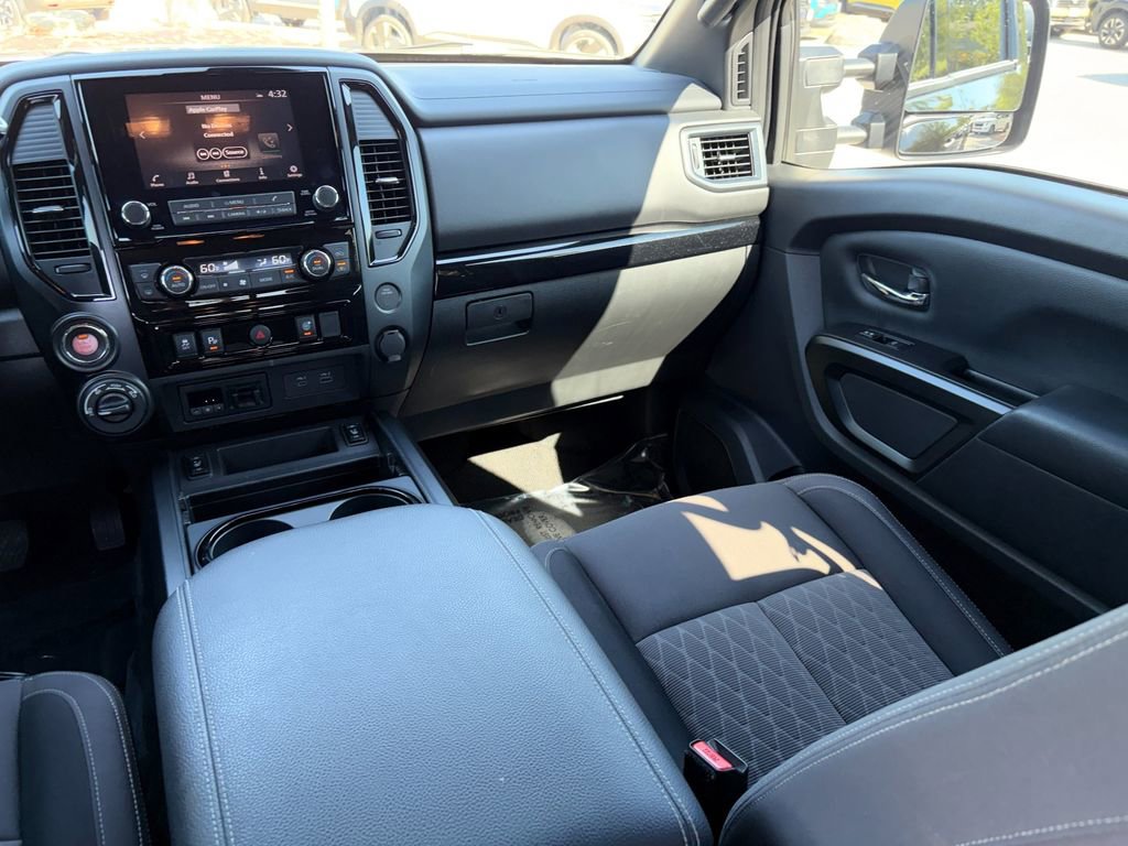 Used 2024 Nissan Titan SV w/ SV Convenience Package AWD/4WD image 24