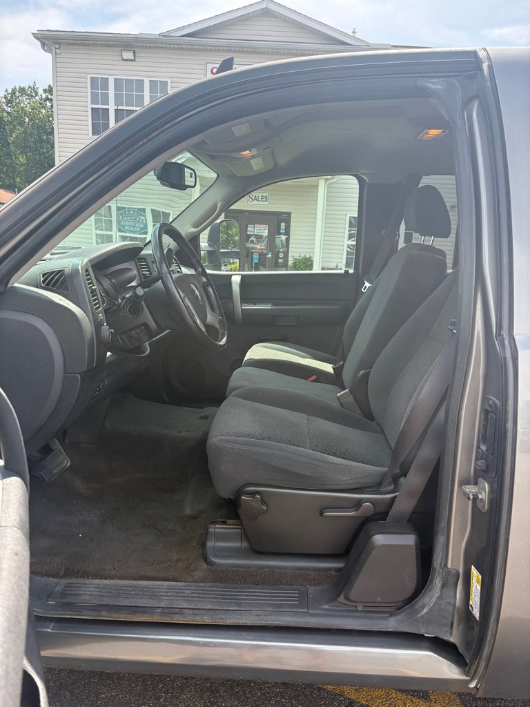 Used 2008 Chevrolet Silverado 3500 LT w/ Snow Plow Prep Package AWD/4WD image 10