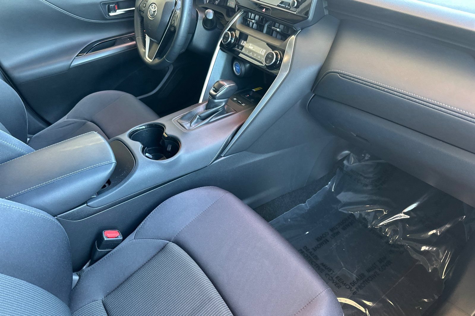 Certified 2021 Toyota Venza LE w/ Carpet Mat Package (TMS) AWD/4WD image 20