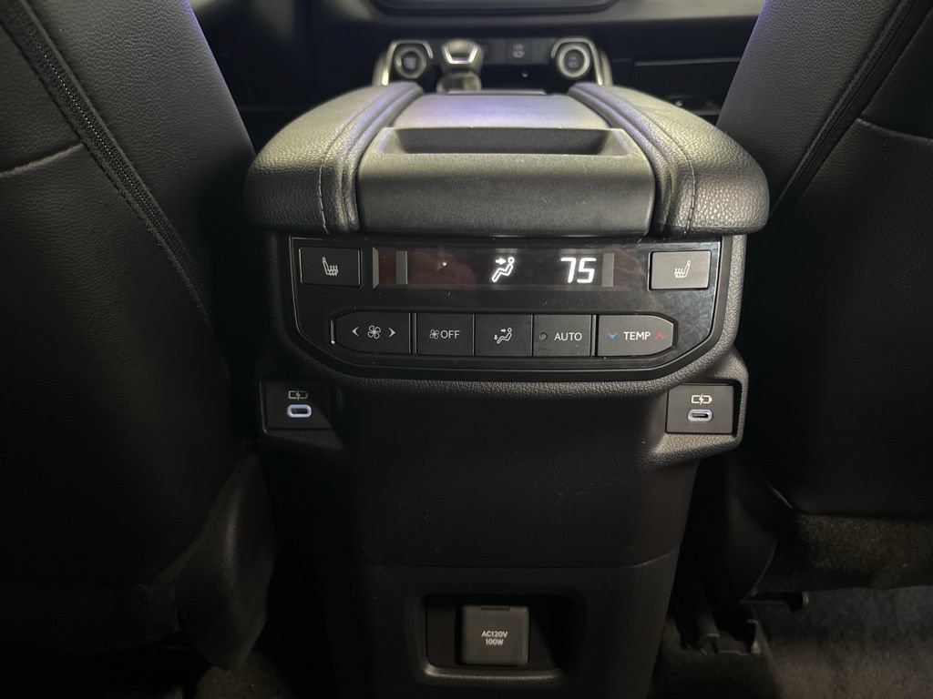 Used 2024 Toyota Grand Highlander AWD image 25
