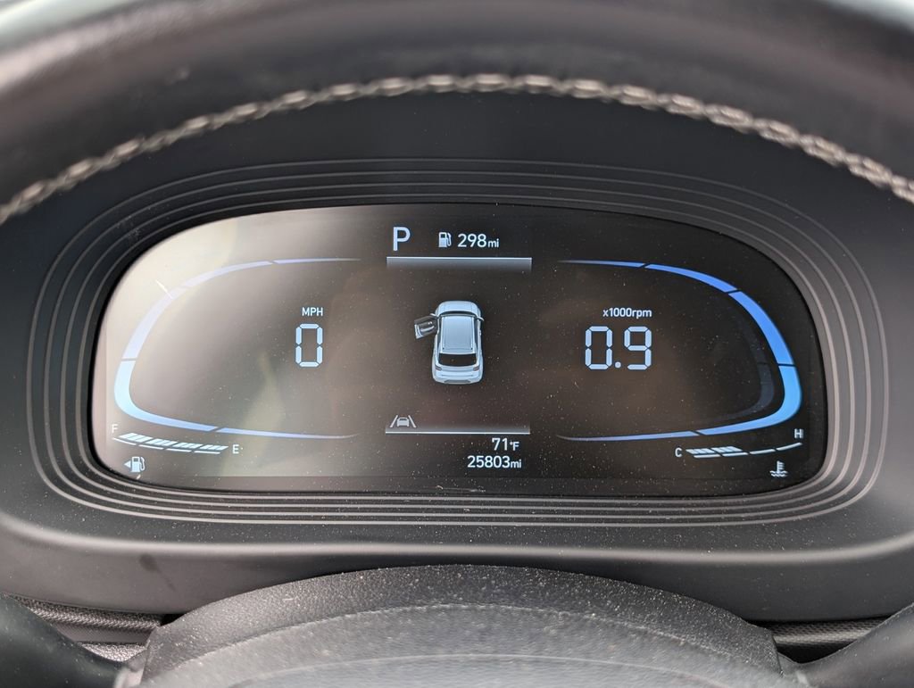 Used 2024 Hyundai Venue SEL image 26