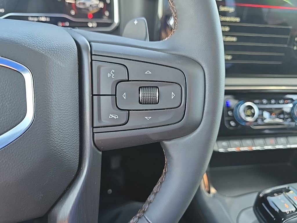 Used 2025 GMC Sierra 1500 AT4 w/ Technology Package AWD/4WD image 19
