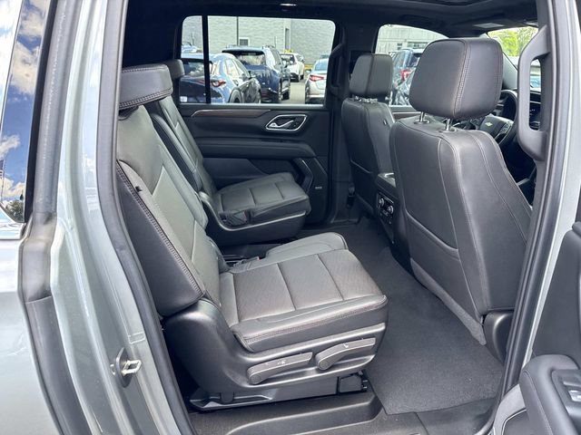 Used 2023 Chevrolet Suburban High Country image 11
