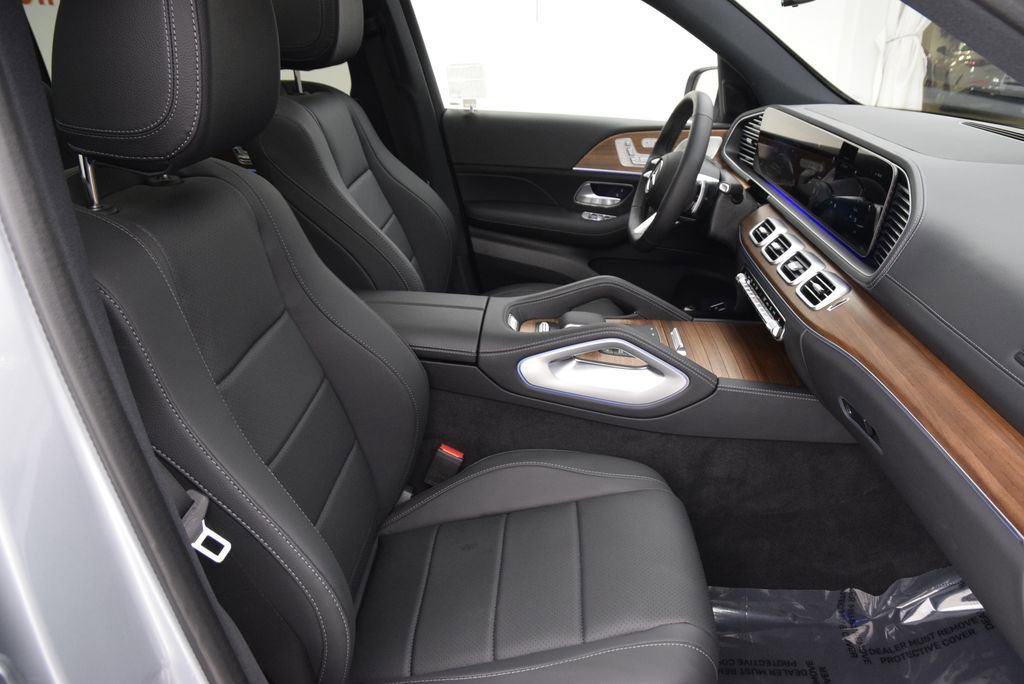 Used 2025 Mercedes-Benz GLS 450 4MATIC image 16
