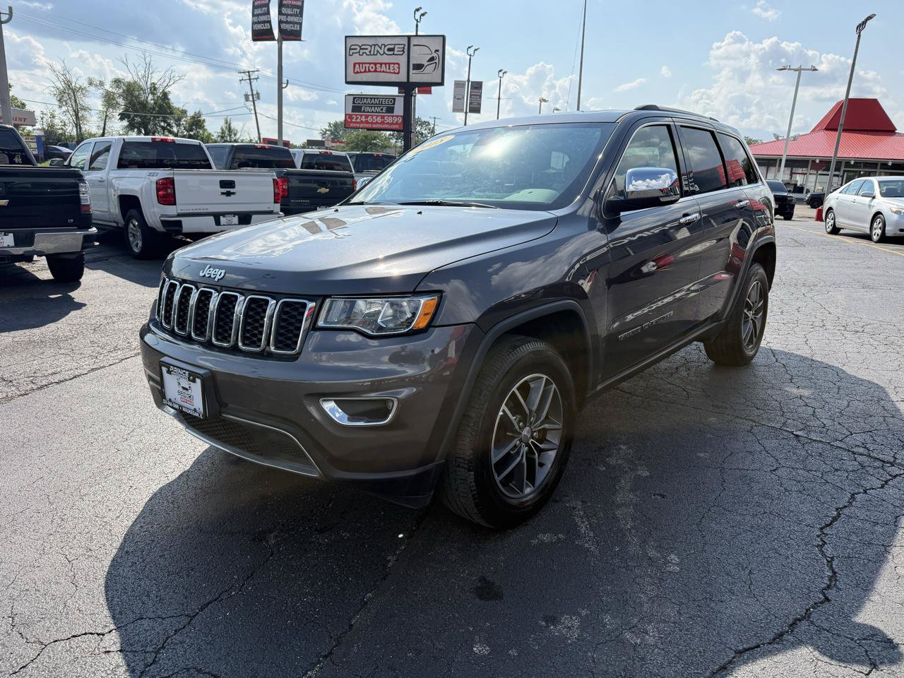 Used 2018 Jeep Grand Cherokee Limited w/ Trailer Tow Group IV AWD/4WD image 3