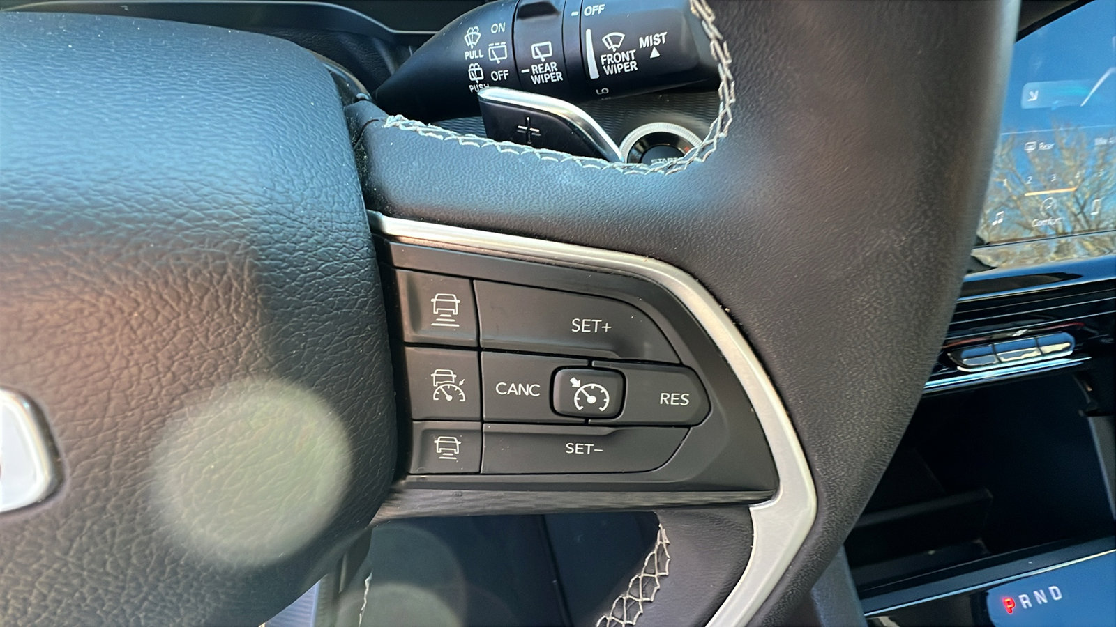 Used 2023 Jeep Grand Cherokee L Laredo image 30