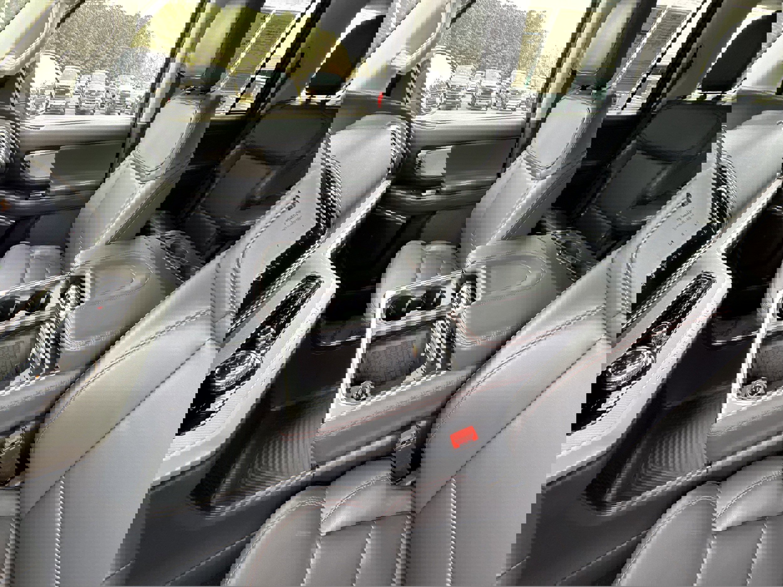 Used 2025 Ford Expedition Active image 23