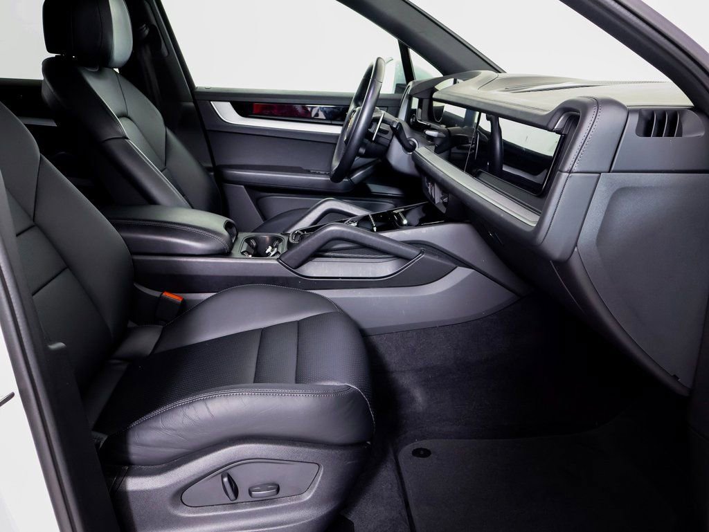 Certified 2024 Porsche Cayenne S image 8