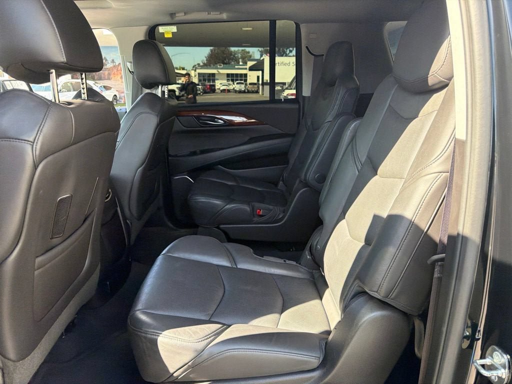 Used 2015 Cadillac Escalade ESV Luxury RWD image 10