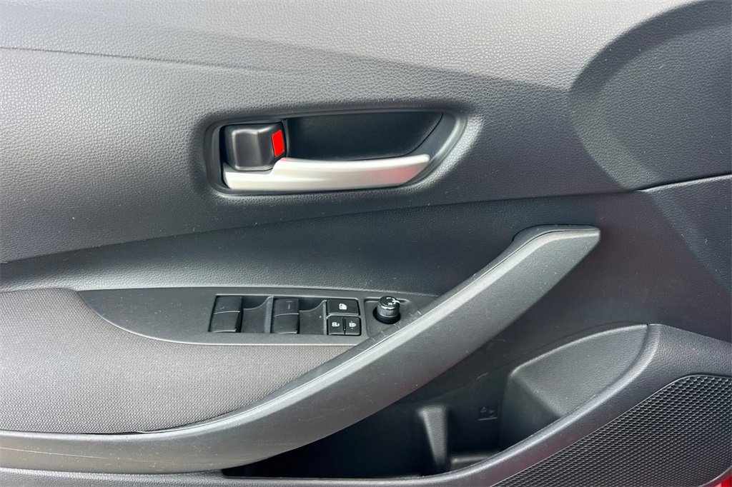 Used 2020 Toyota Corolla LE image 13