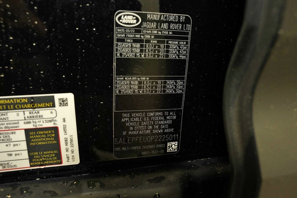 Used 2023 Land Rover Defender 130 SE image 22