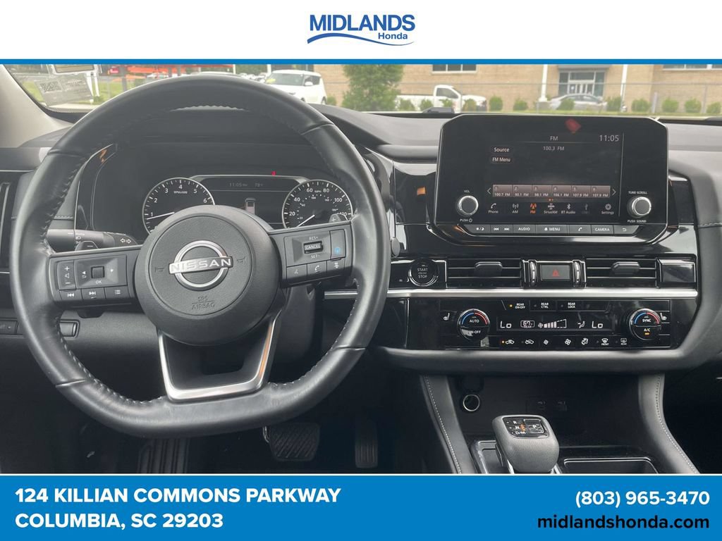 Used 2025 Nissan Pathfinder SV FWD image 12