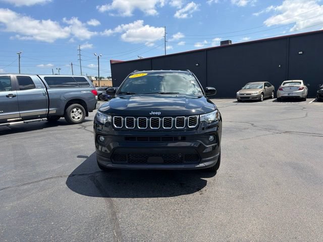 Used 2024 Jeep Compass Latitude AWD/4WD image 25
