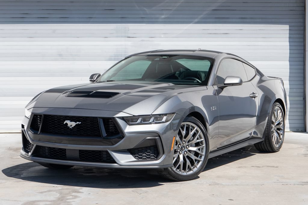 Used 2024 Ford Mustang GT Premium RWD image 3