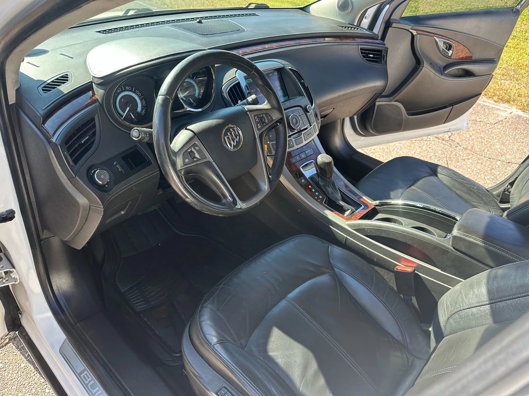 Used 2013 Buick LaCrosse Leather image 10