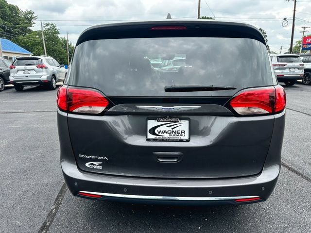 Used 2020 Chrysler Pacifica Touring-L Plus w/ Advanced Safetytec Group FWD image 7