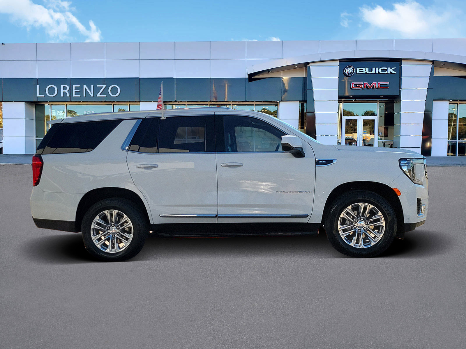 Used 2023 GMC Yukon SLT image 4
