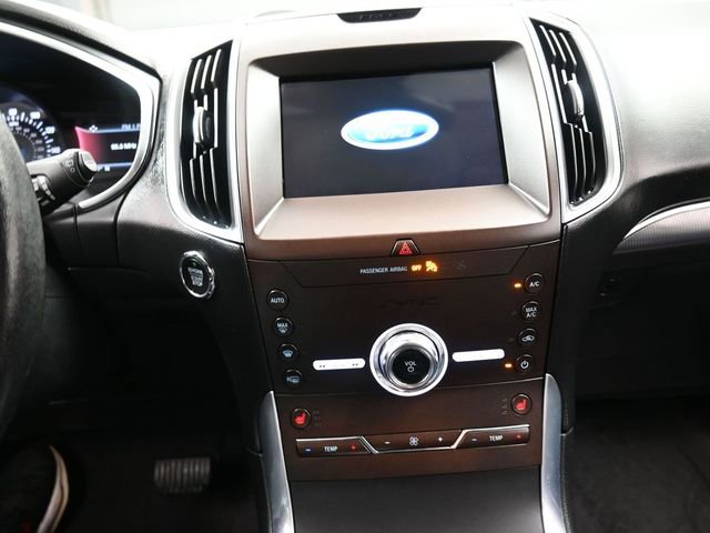 Used 2020 Ford Edge Titanium image 10
