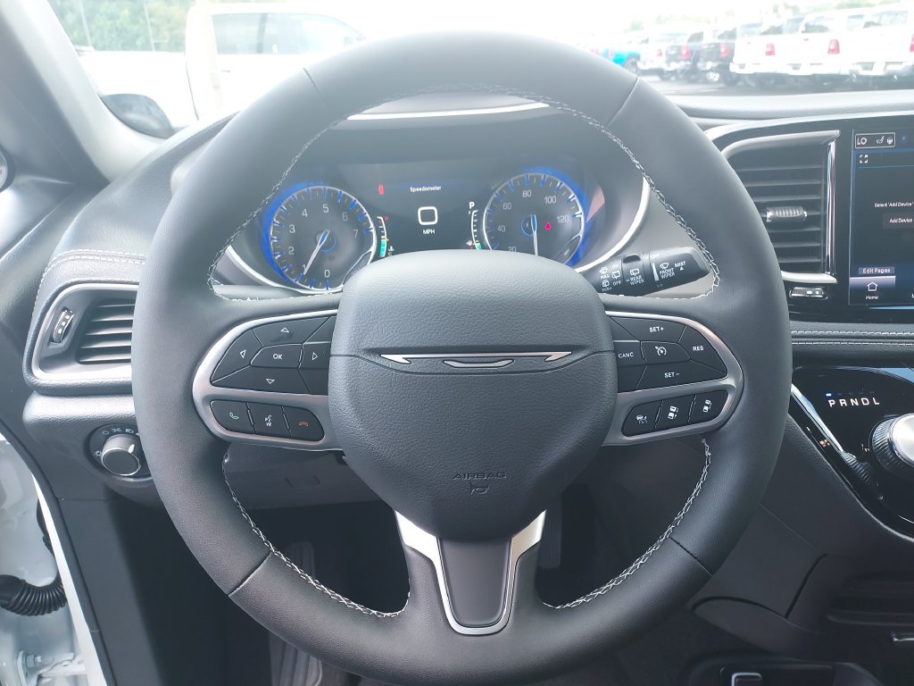 New 2027 Chrysler Pacifica Select w/ S Appearance Package FWD image 17