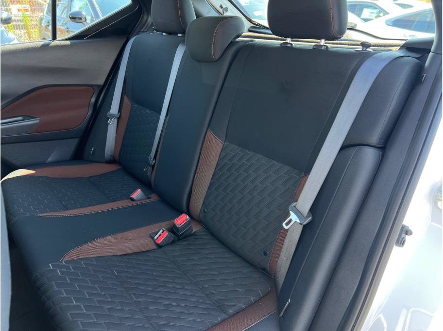 Used 2023 Nissan Kicks SR FWD image 9
