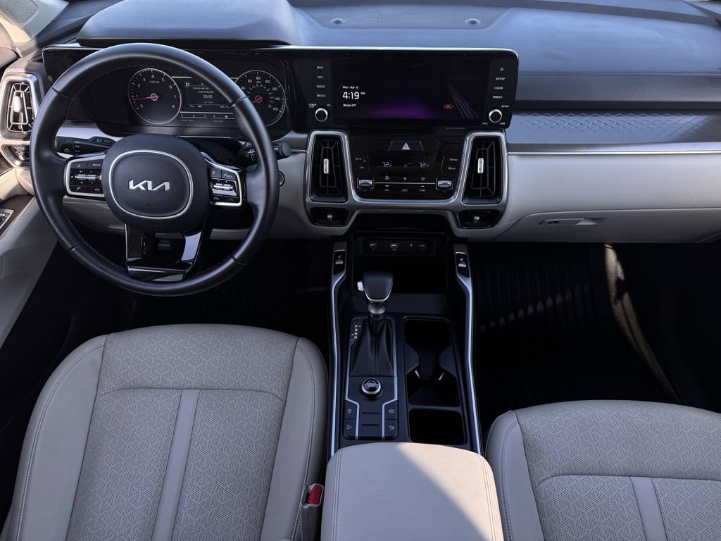Used 2023 Kia Sorento S FWD image 10