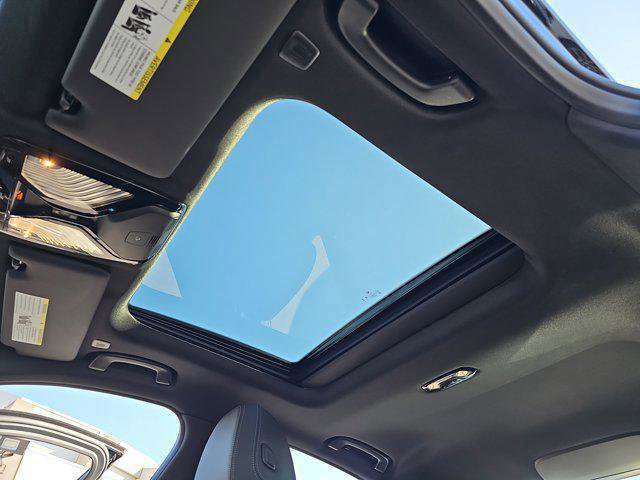 New 2025 BMW 330i xDrive Sedan w/ M Sport Package image 31