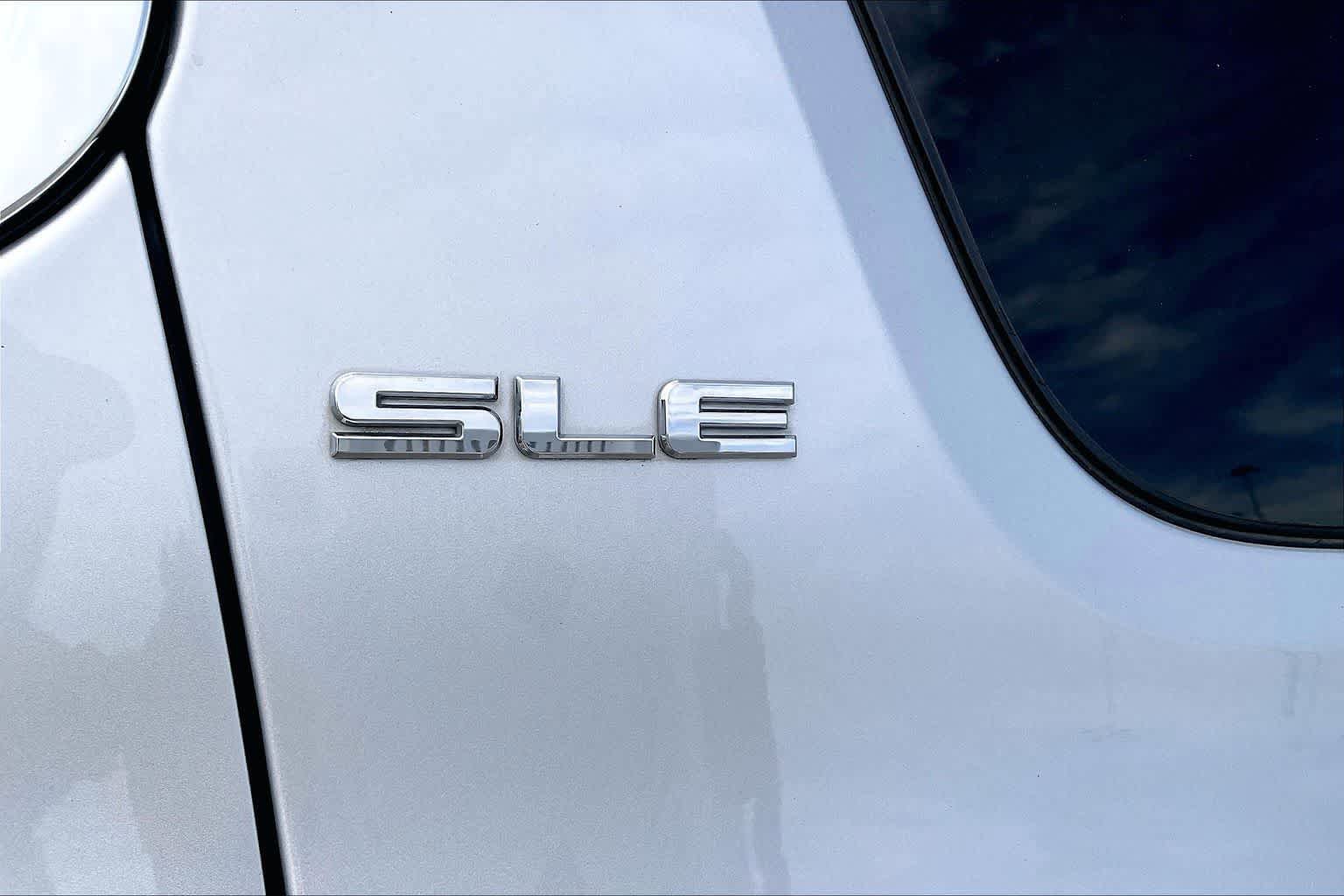Used 2018 GMC Acadia SLE FWD image 7