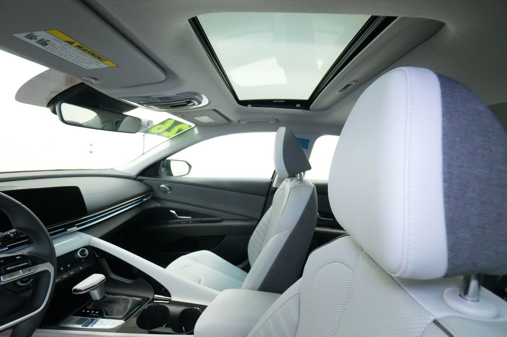 New 2026 Hyundai Elantra Limited image 18