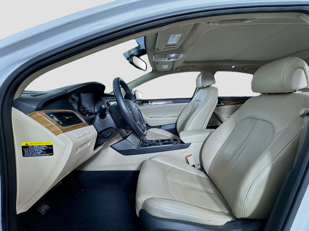 Used 2015 Hyundai Sonata Limited w/ Option Group 05 FWD image 9
