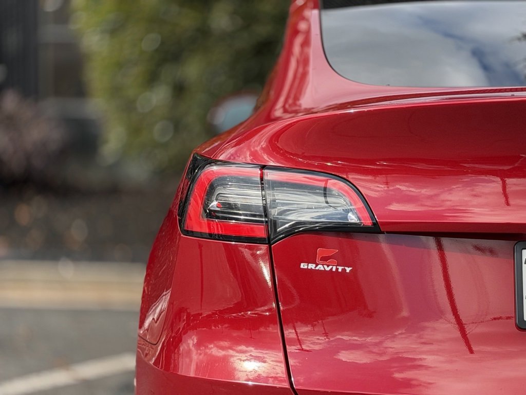 Used 2021 Tesla Model Y Long Range image 15