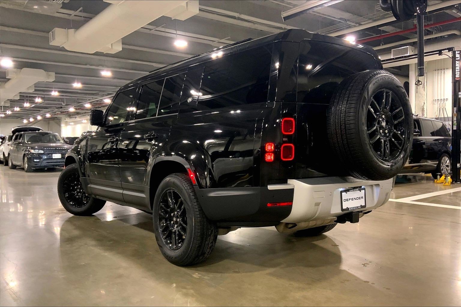 Used 2023 Land Rover Defender 130 S image 3