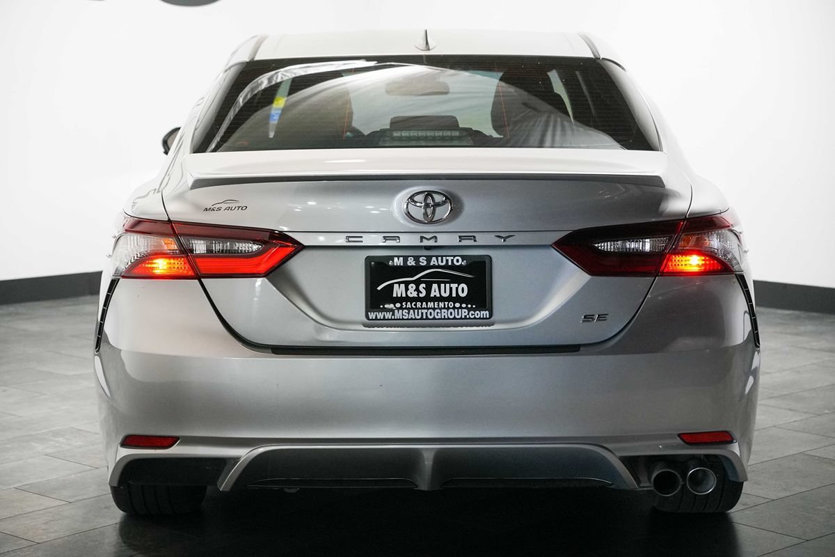 Used 2021 Toyota Camry SE FWD image 5