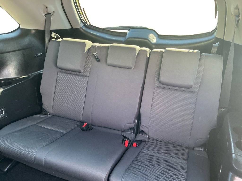 Used 2019 Toyota Highlander LE FWD image 21