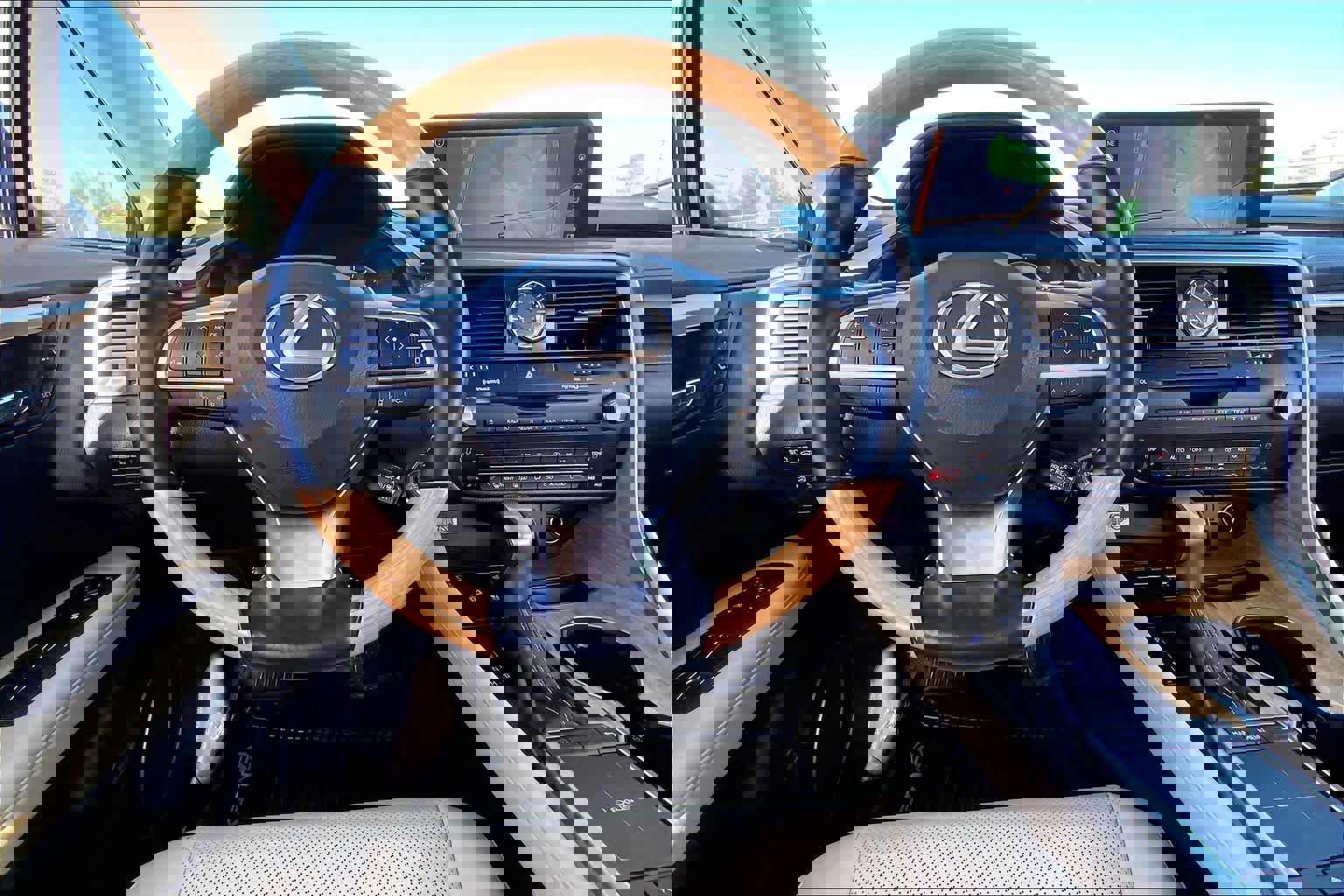 Used 2022 Lexus RX 350L FWD w/ Premium Package image 6