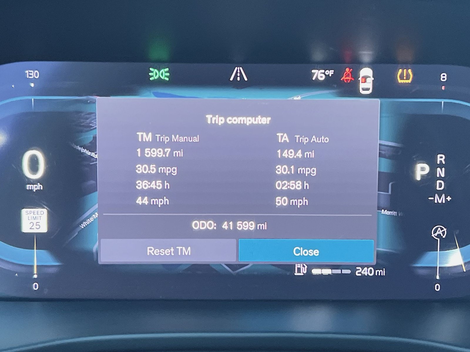 Certified 2023 Volvo XC40 B5 Plus w/ Climate Package AWD/4WD image 17